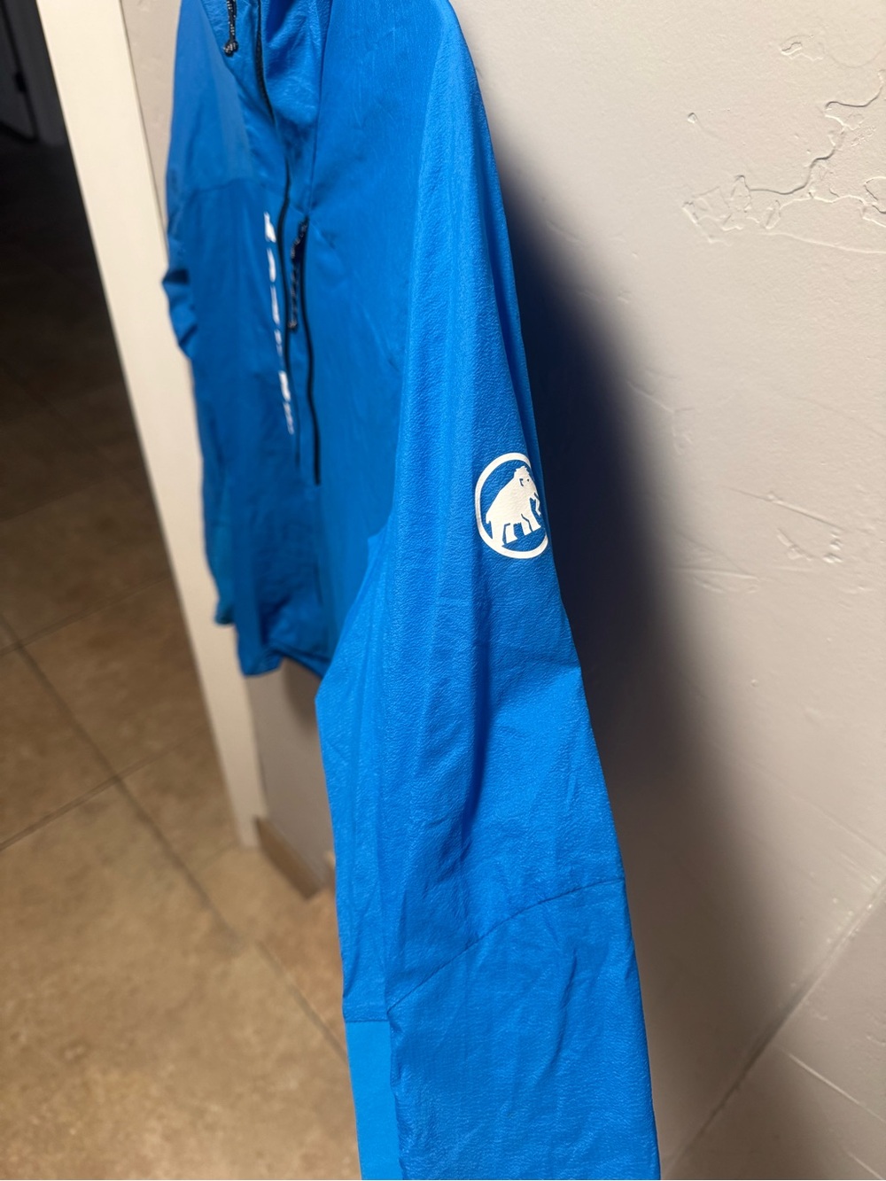 Aenergy WB Hooded Jacket Women - Picture 2 of 6